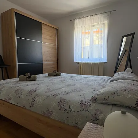 شقة Modern With Private Garden In بولا