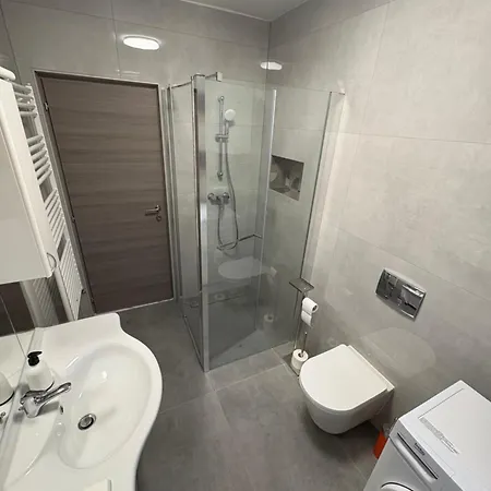 شقة Modern With Private Garden In بولا